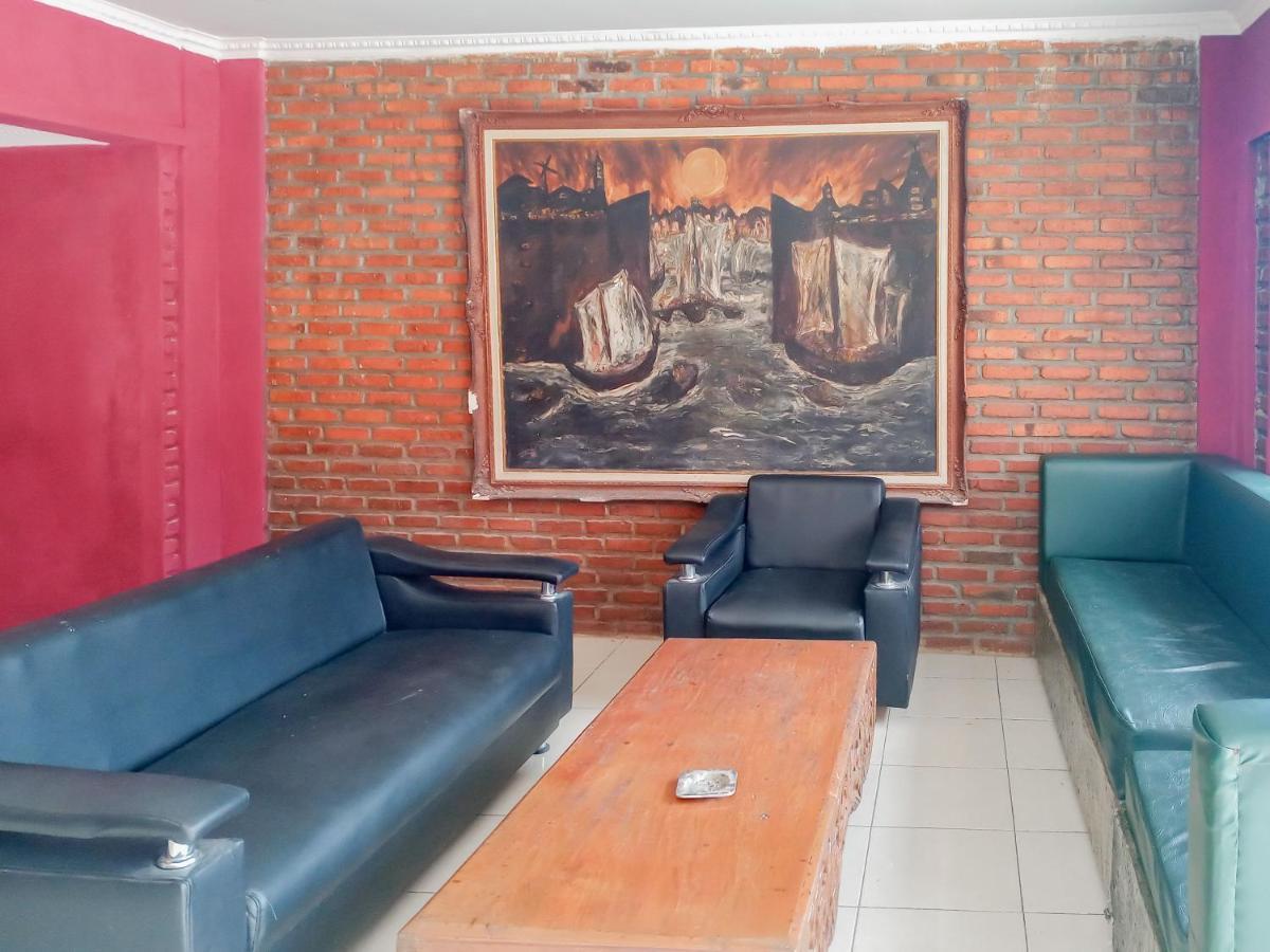 Urbanview Hotel Rio Life House Cianjur By Reddoorz ภายนอก รูปภาพ