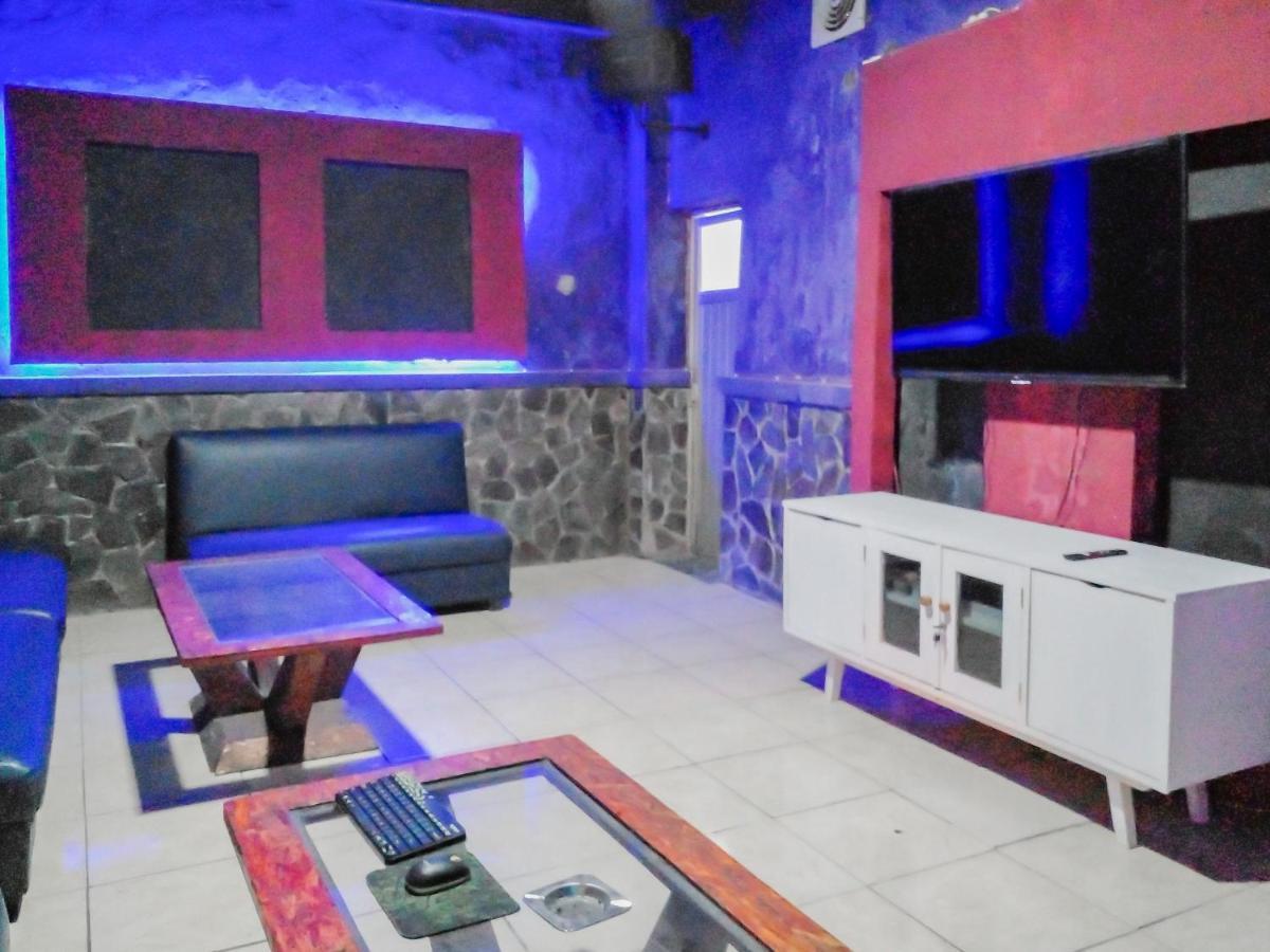 Urbanview Hotel Rio Life House Cianjur By Reddoorz ภายนอก รูปภาพ