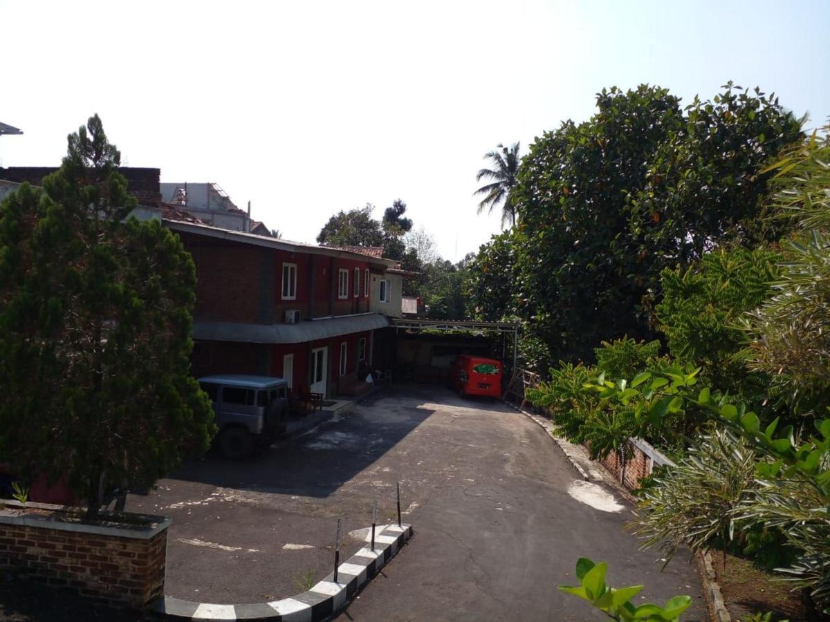 Urbanview Hotel Rio Life House Cianjur By Reddoorz ภายนอก รูปภาพ